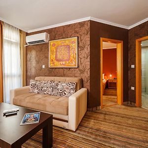 Hotel Avion - Self Check In